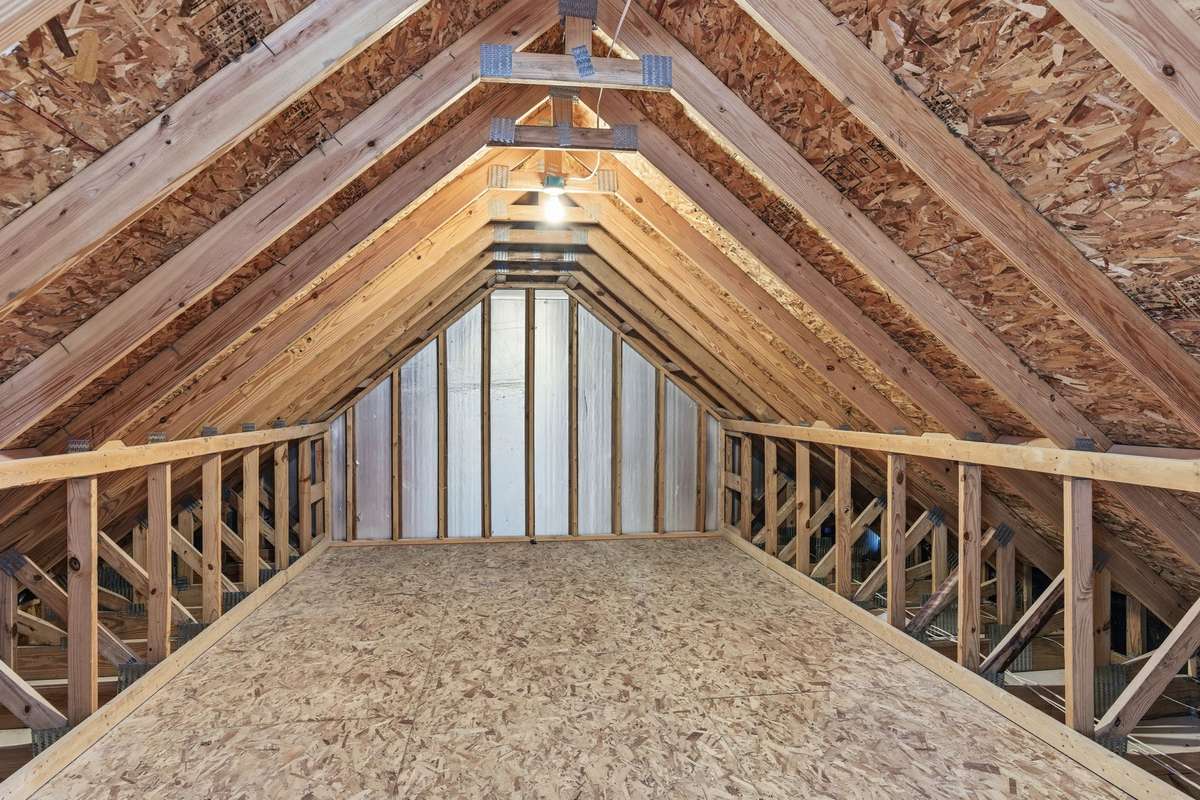 HUGE WALK IN ATTIC (OFF BONUS ROOM)