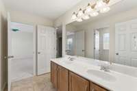 JACK N JILL FULL BATHROOM