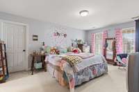 En suite guest bedroom