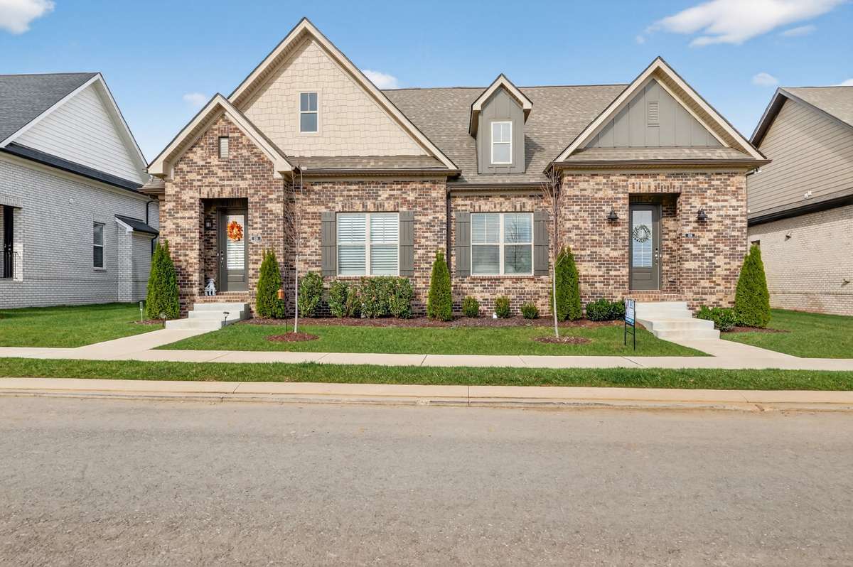 One Level, Almost new Villa in highly desired area. The Paddock @ Kennesaw Farms