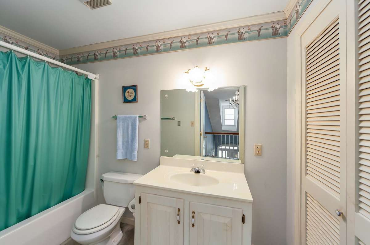 Bathroom, Upstairs
