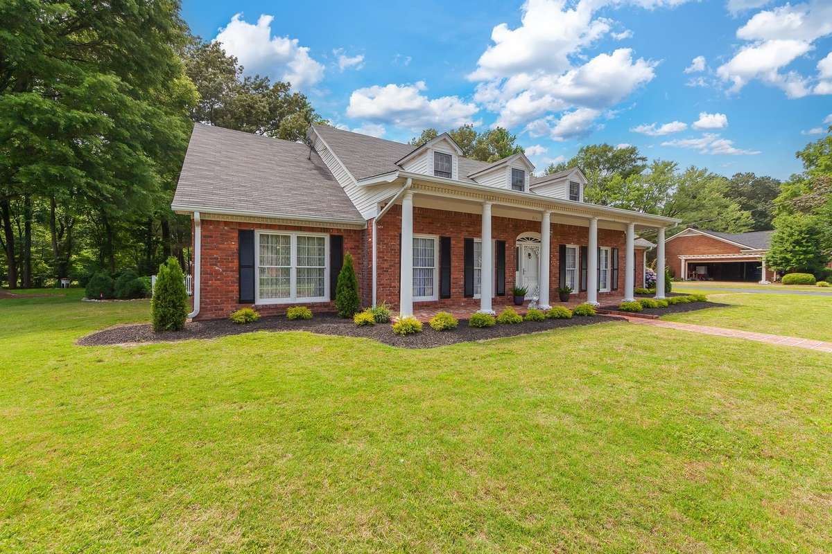 Exterior, SE