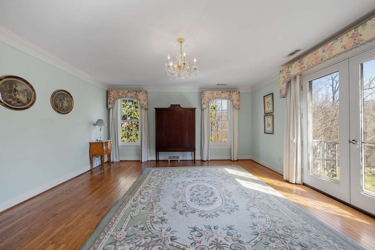 Upstairs Primary Bedroom