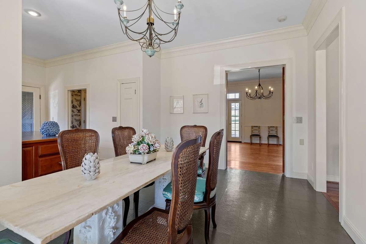 Breakfast Room