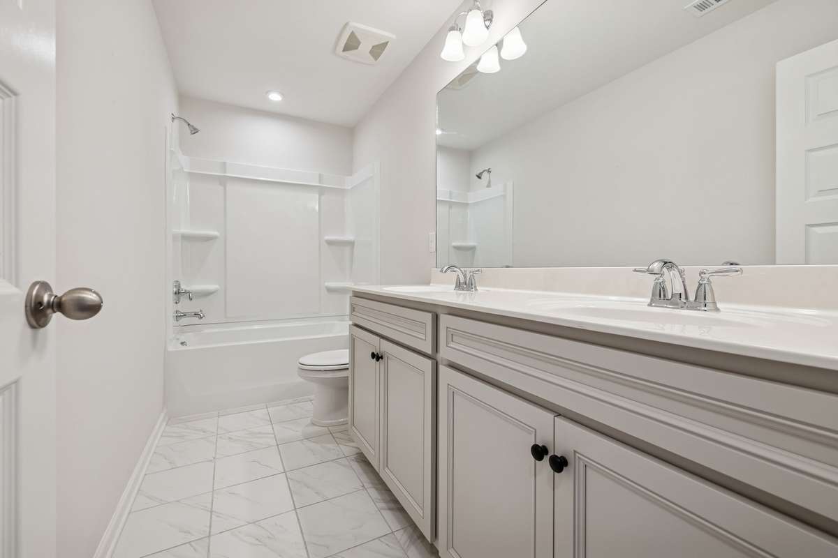 Main Bath Upstairs
