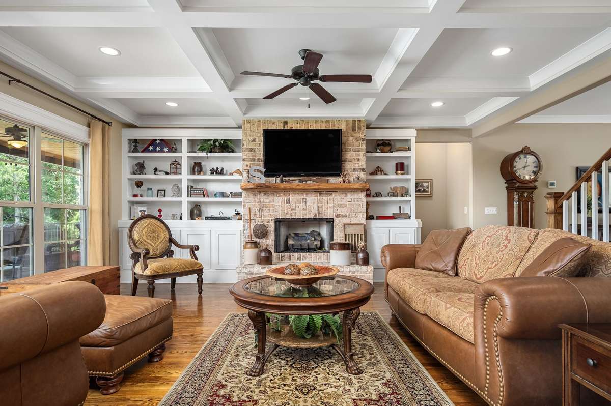 Another look at this stunning living room.