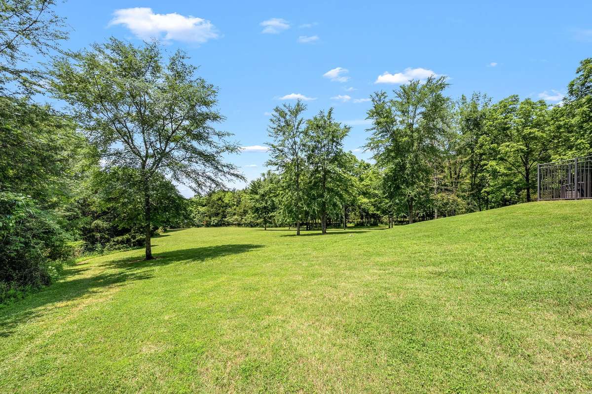 Hit golf balls, throw football, play baseball... plenty of room for all your outdoor activities.