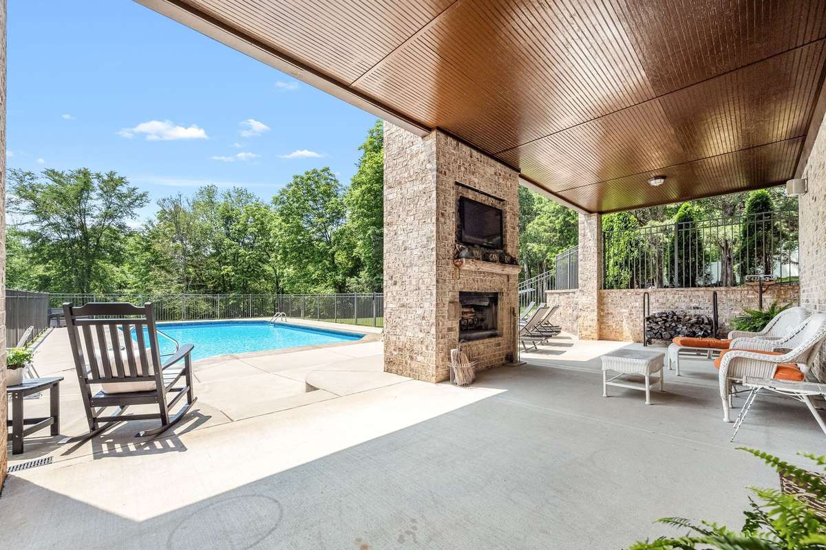 The gifts this property offers certainly do not stop indoors. Check out these outdoor entertaining areas...