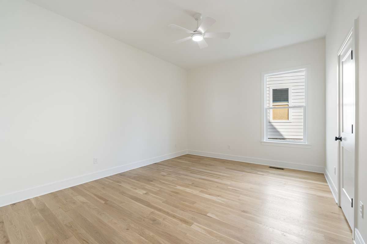 Large downstairs bedroom
