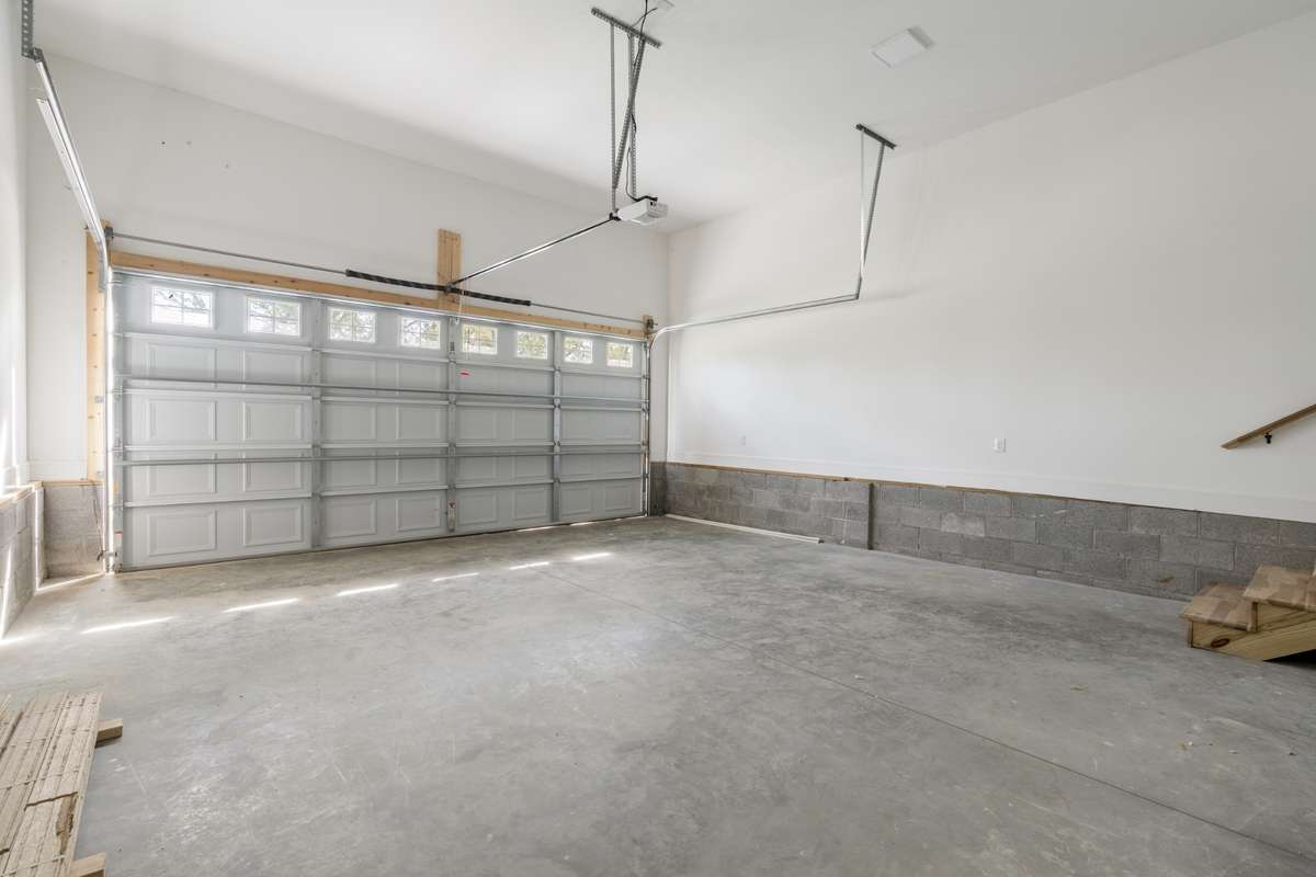 Wonderful garage