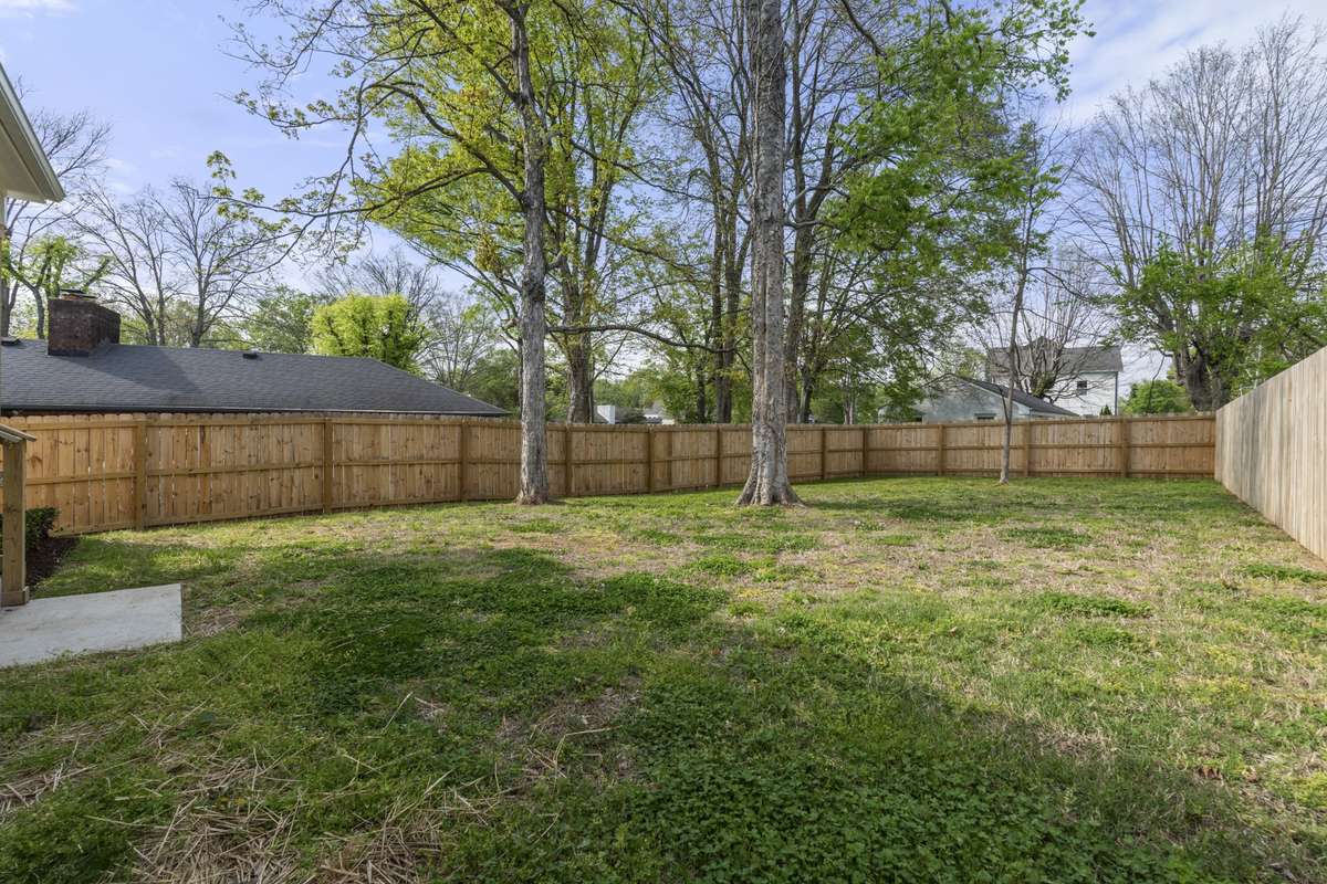 Large flat backyard fully fenced with privacy fencing