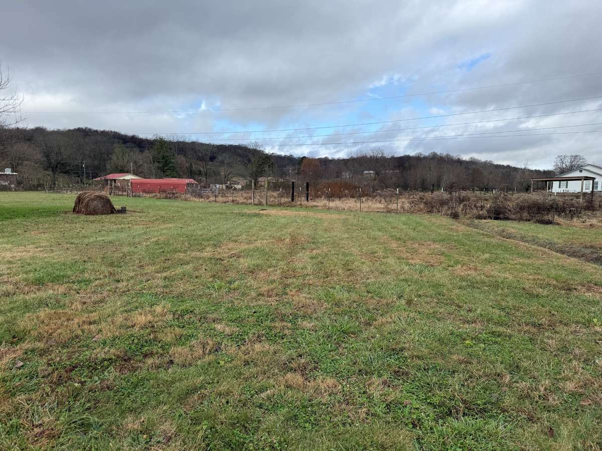Fenced and cross fenced for animals, 16x30 animal shed