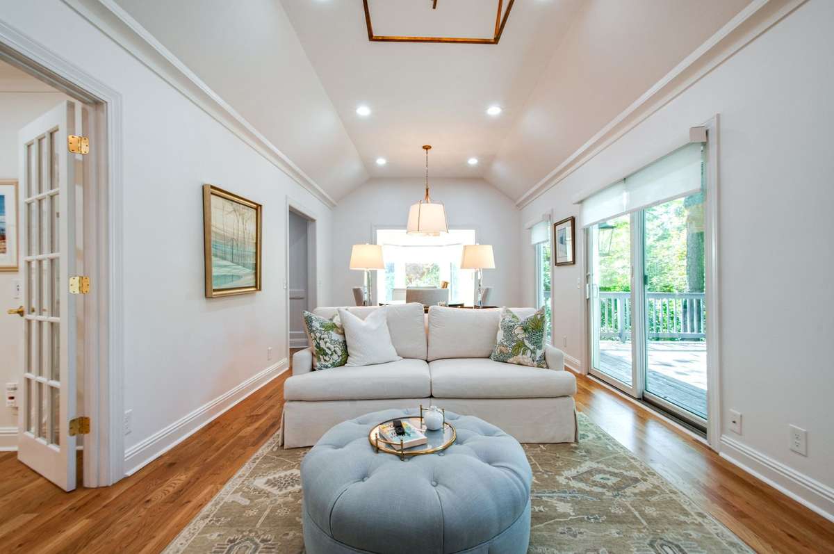 Crisp, clean, sophisticated and timeless!