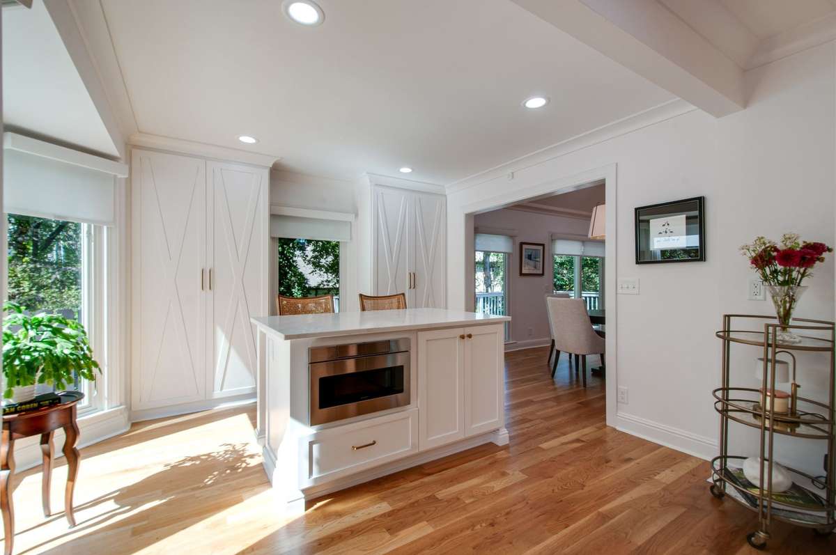 The eat-in part of the kitchen flows seamlessly from the great room offering a great layout for eating, mingling and entertaining!