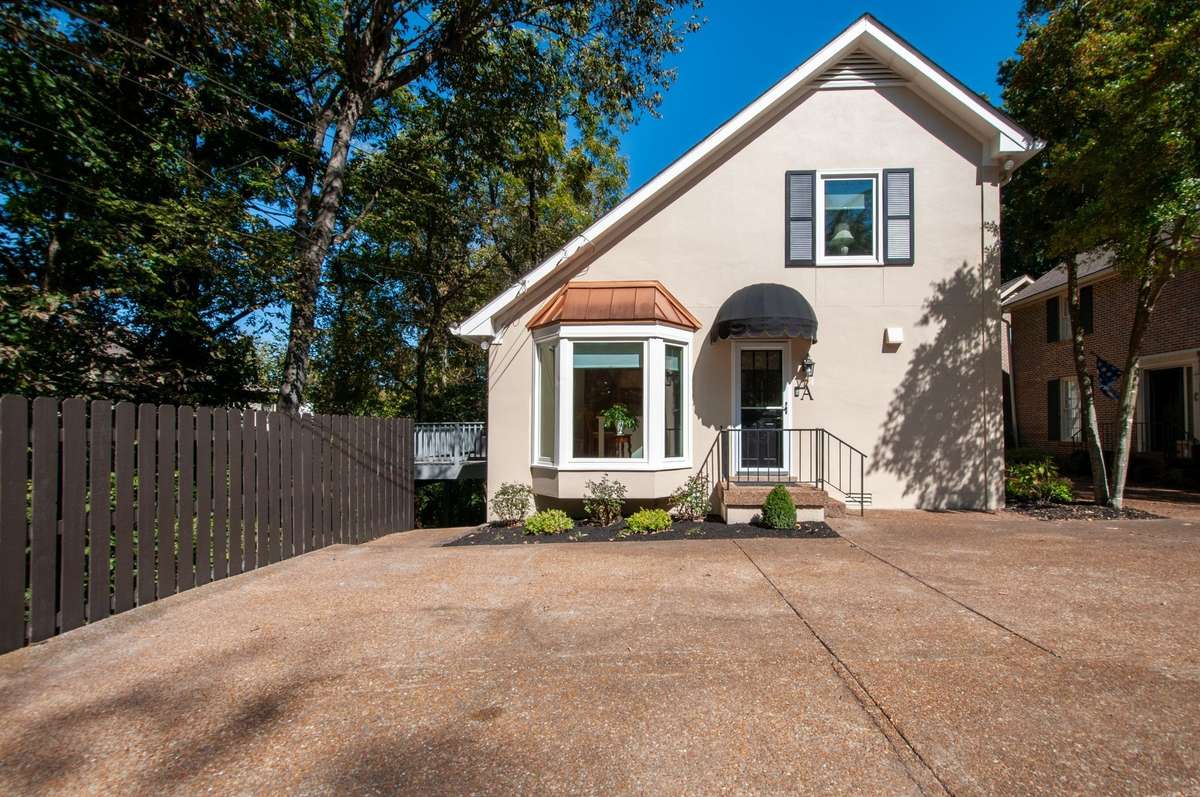 A gorgeous renovation in the HEART of Green Hill!