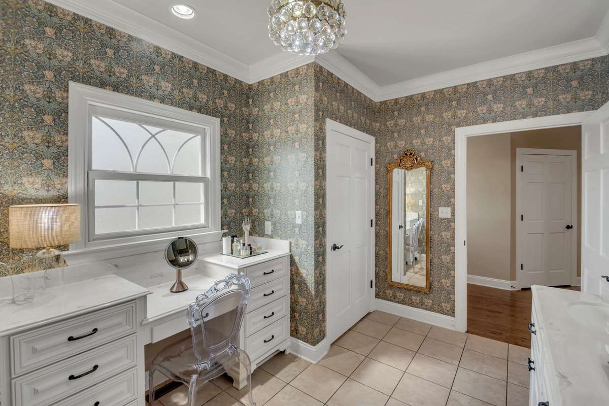owner's bathroom