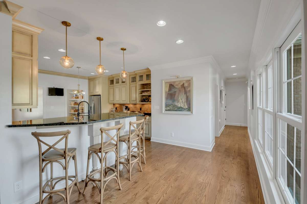 bar seating off kitchen