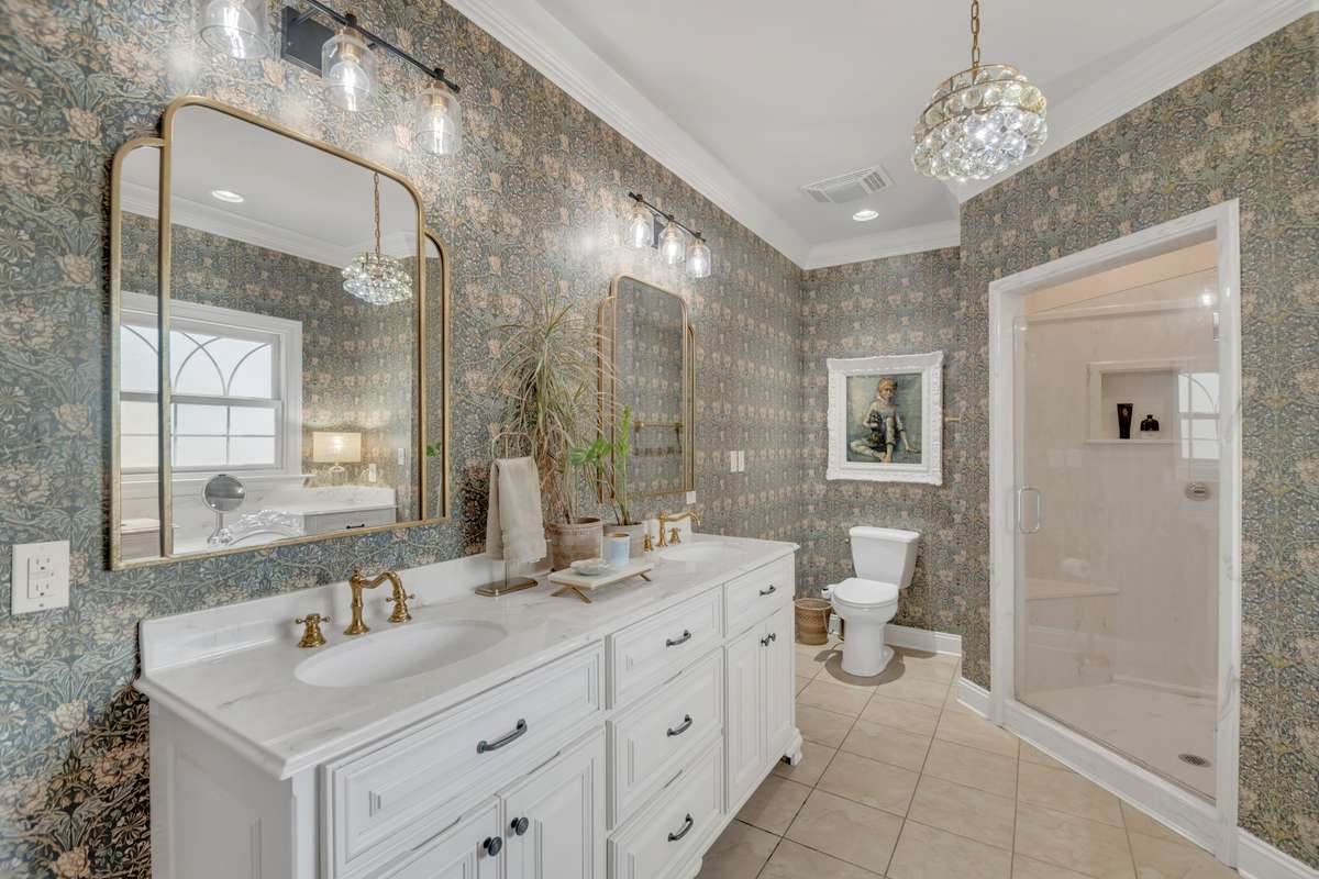 owner's bathroom