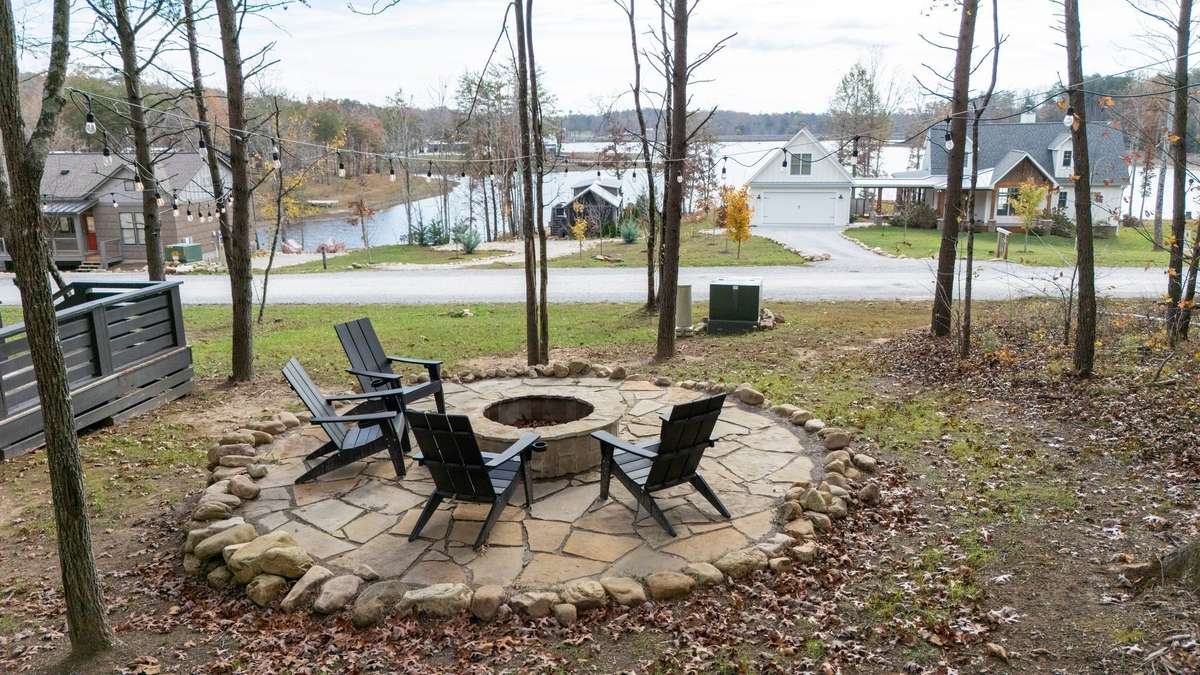 Guaranteed total relaxation around a cozy fire with breathtaking views of nature!