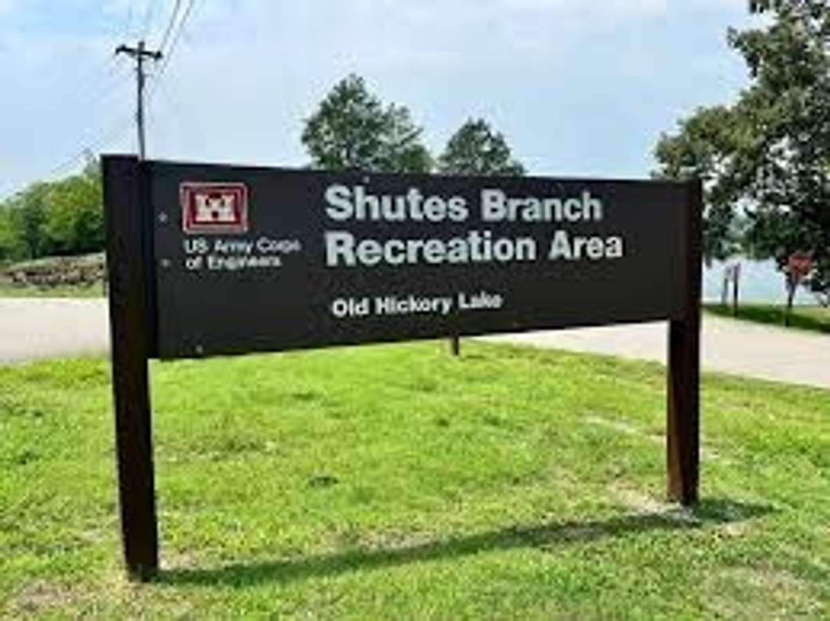 Saddle Ridge is just minutes away from Old Hickory Lake  and the Shutes Branch Recreation area.