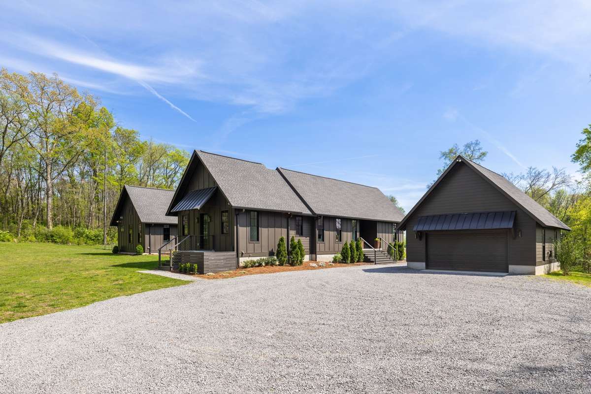I have to mention this again **Horse Trailer Heaven**:  Extra-wide driveway with ample turnaround pads, allowing stressfree maneuvering of big rigs and goosenecks – load up and hit the show circuit without a single tight squeeze
