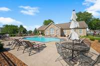 Refreshing pool for those that want to exercise with laps or sunbathing