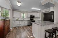 Kitchen area also has a space for Eat-in area