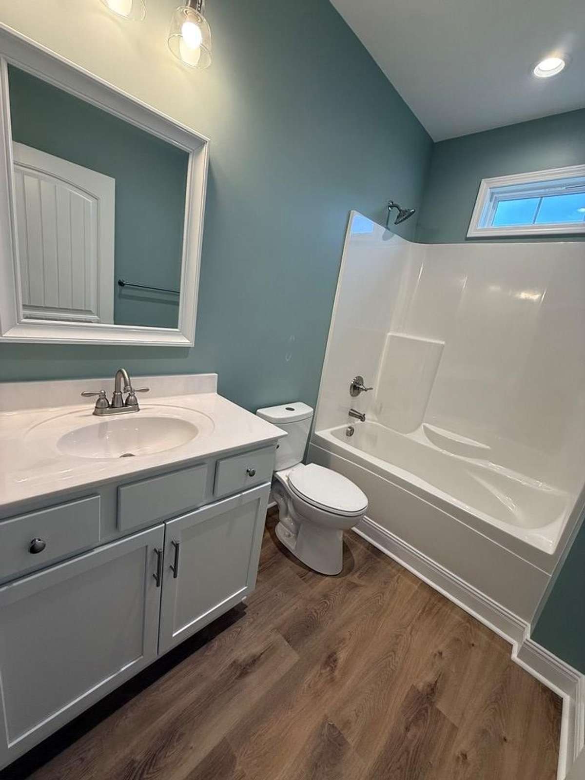 BATHROOM 2
