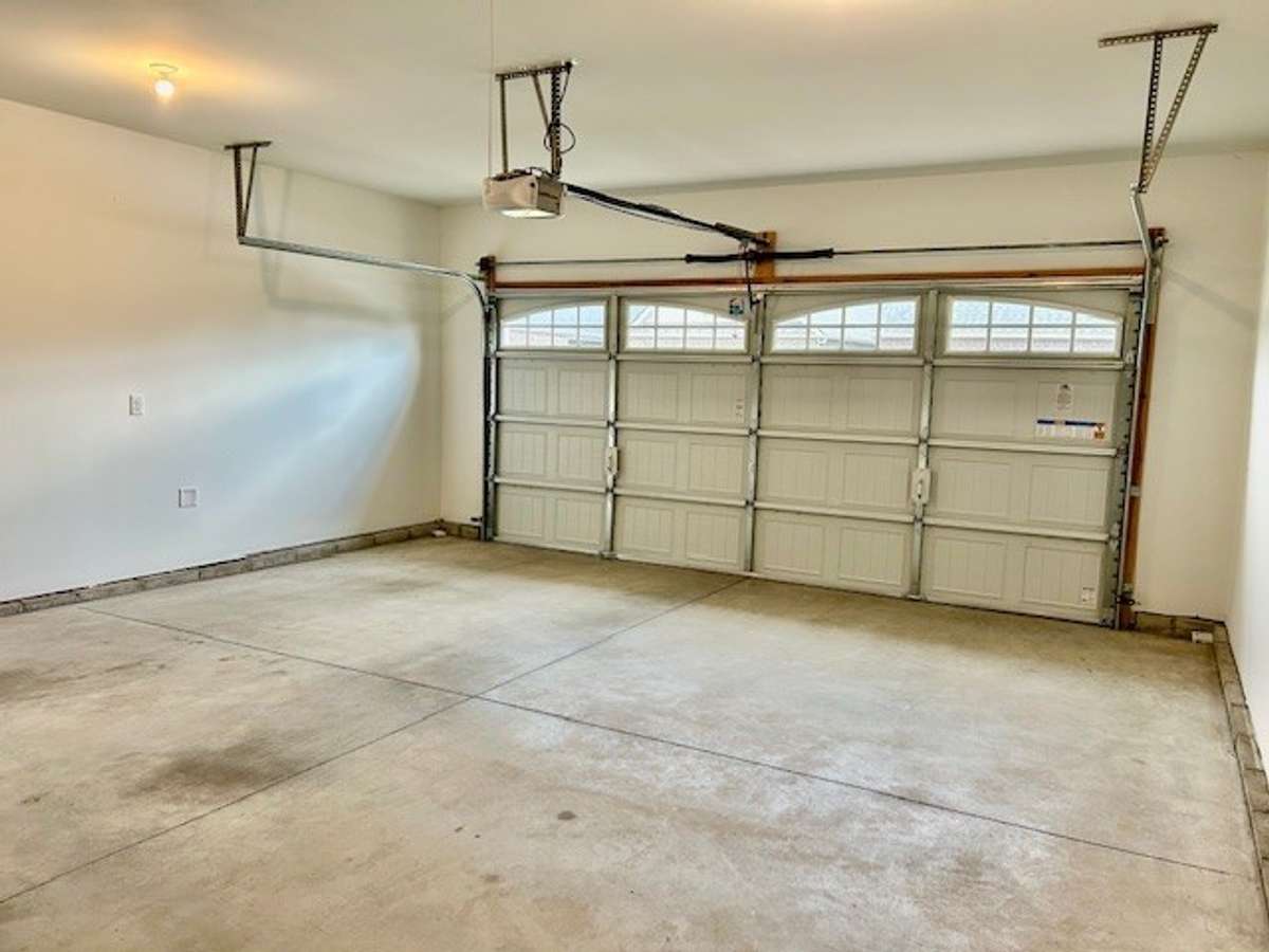 Another view of the garage.