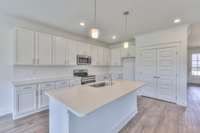 *Photos are of model home - not specific to 3024 Ventura Ave