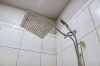 *UPGRADED BATHROOM SHOWER HEAD*