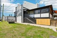 Walkability at its best! Near Perfectly Fine and so many other neighborhood restaurants.