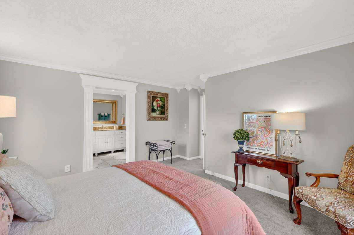 This suite also has a large walk in closet