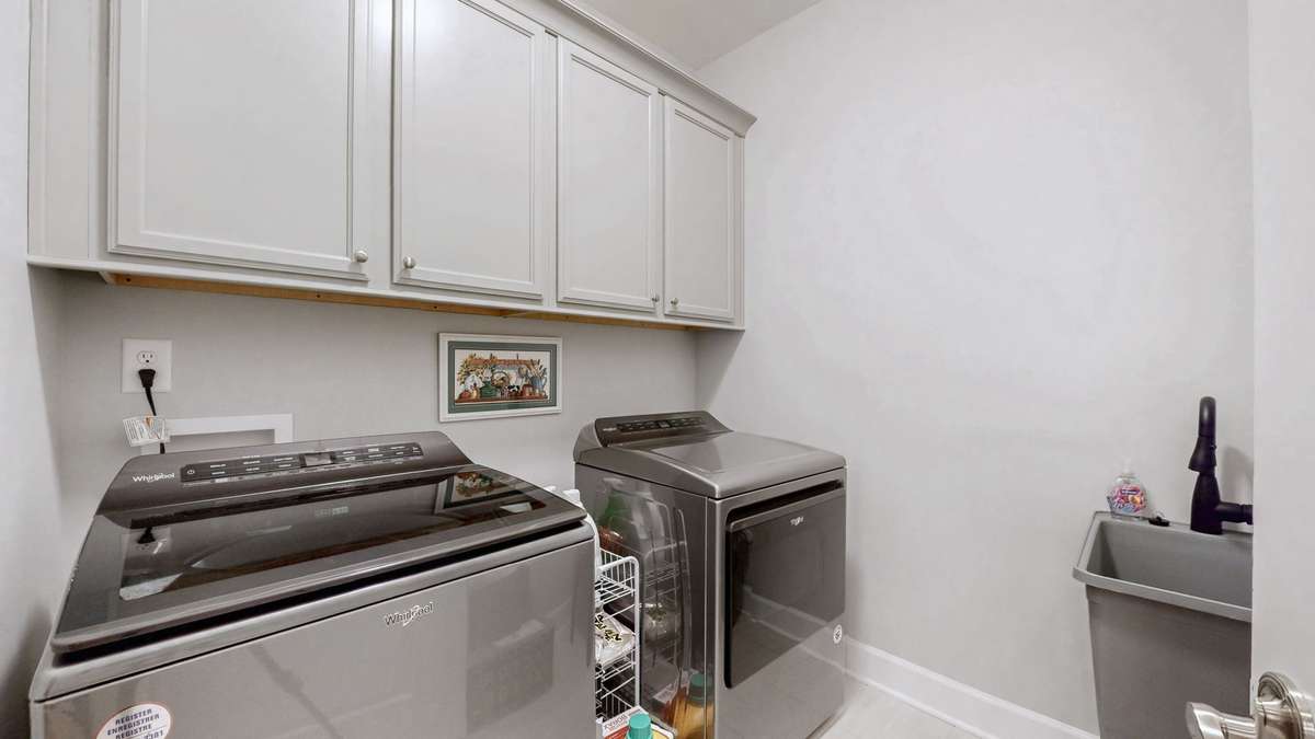 Laundry room - washer and dryer stay!