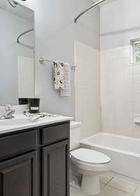 First Level en-suite full bathroom