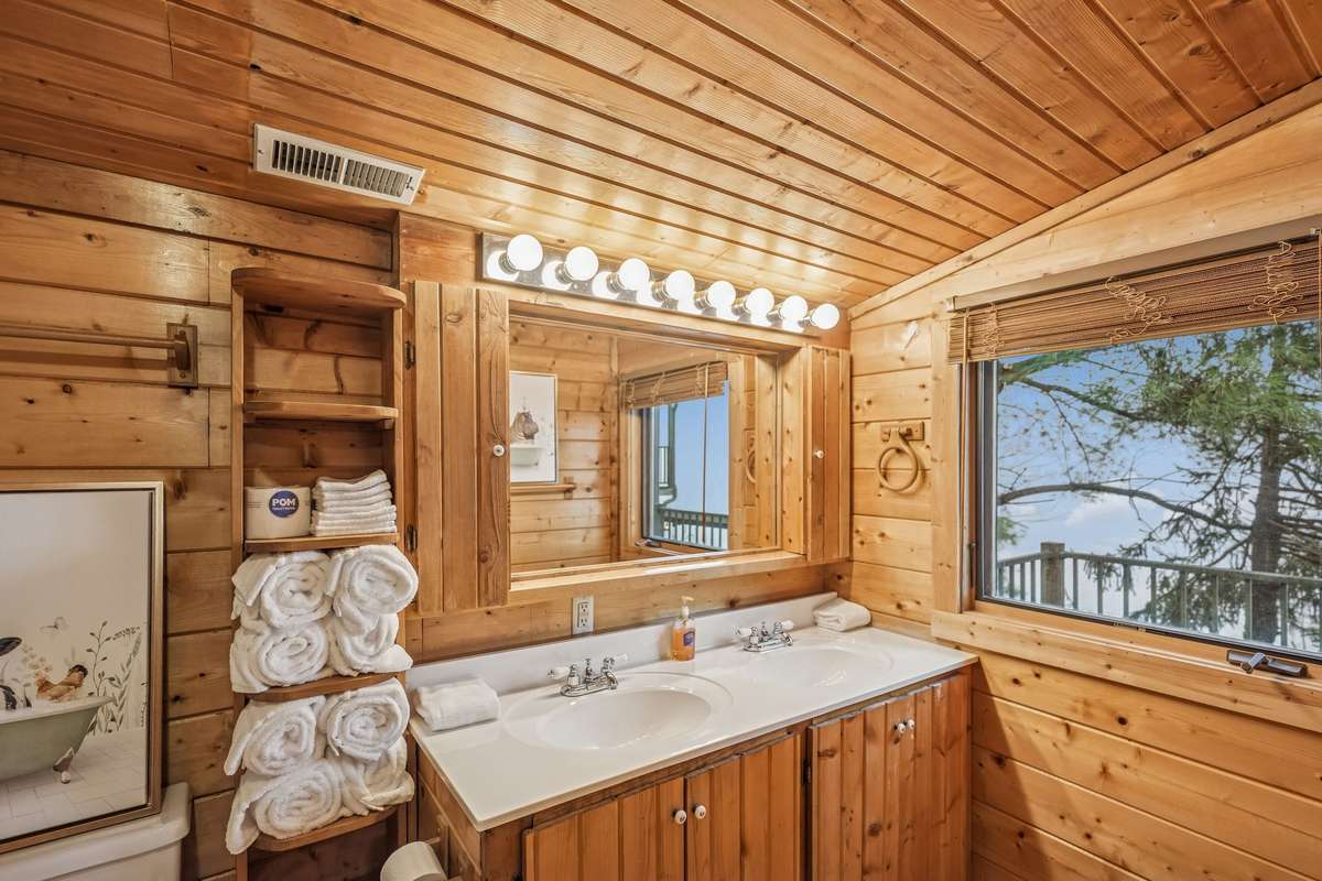 "Bunk room" bath.