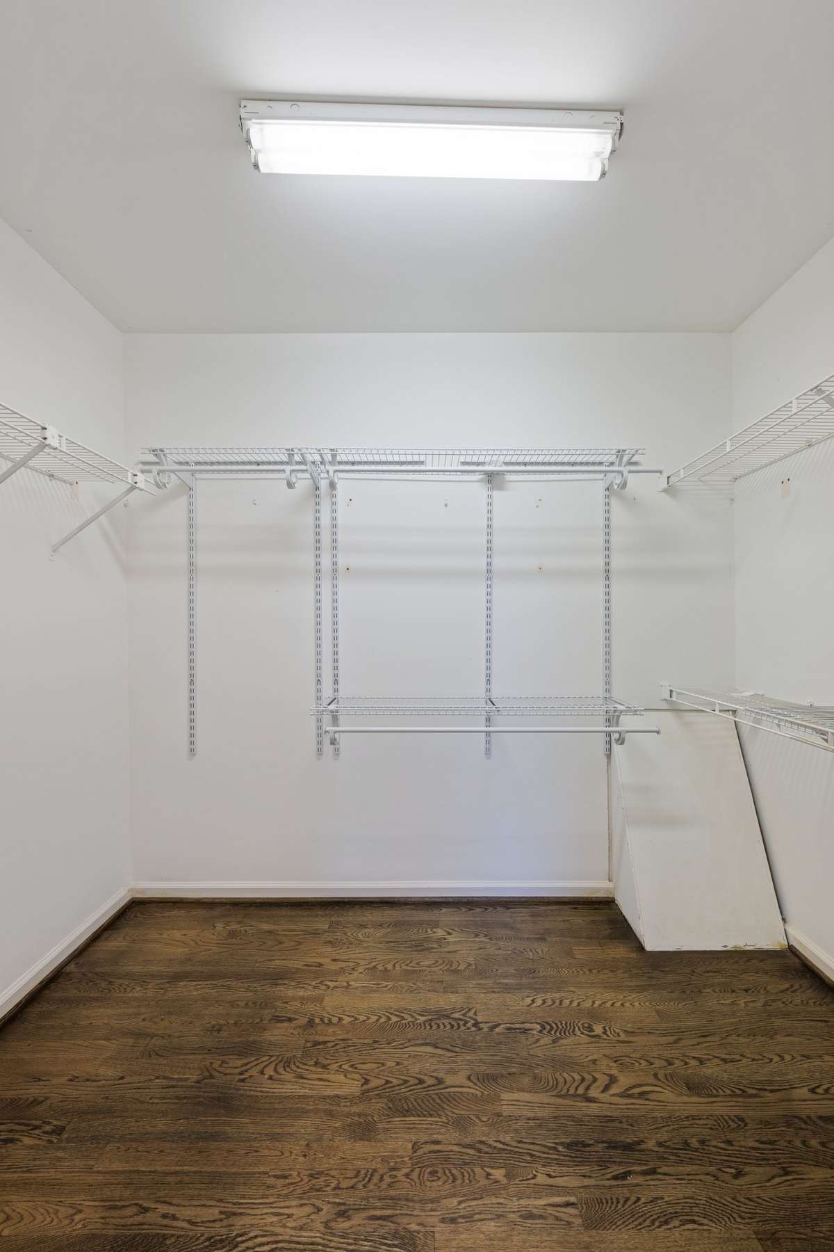 PRIMARY WALK IN CLOSE Twith tons of storage