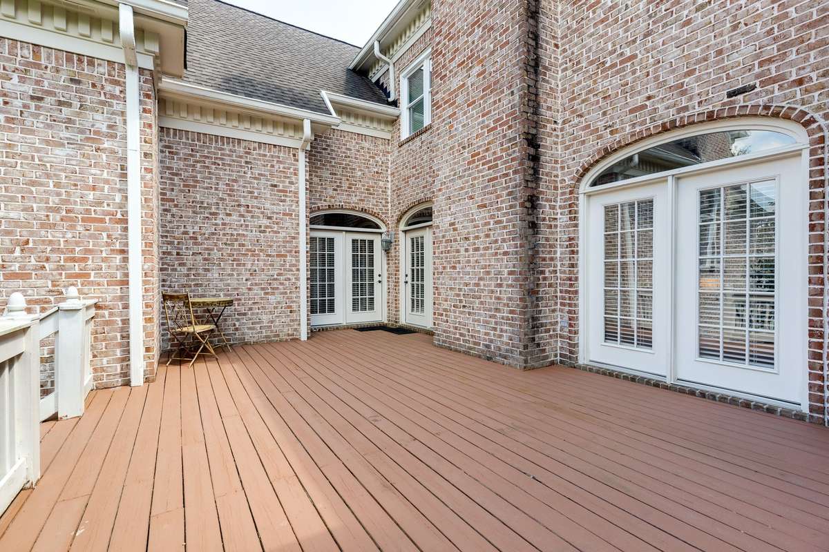 newly painted deck for entertaining