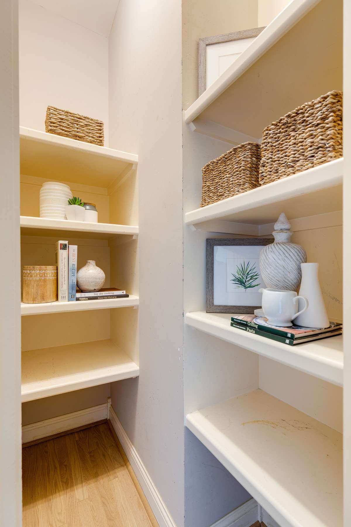 big pantry closed to kitchen
