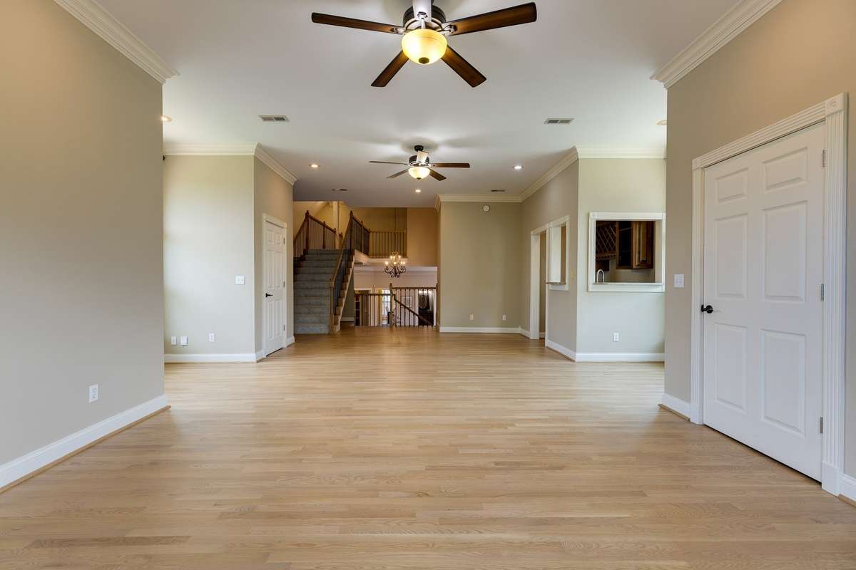 Flex room with multiple closets and half bath