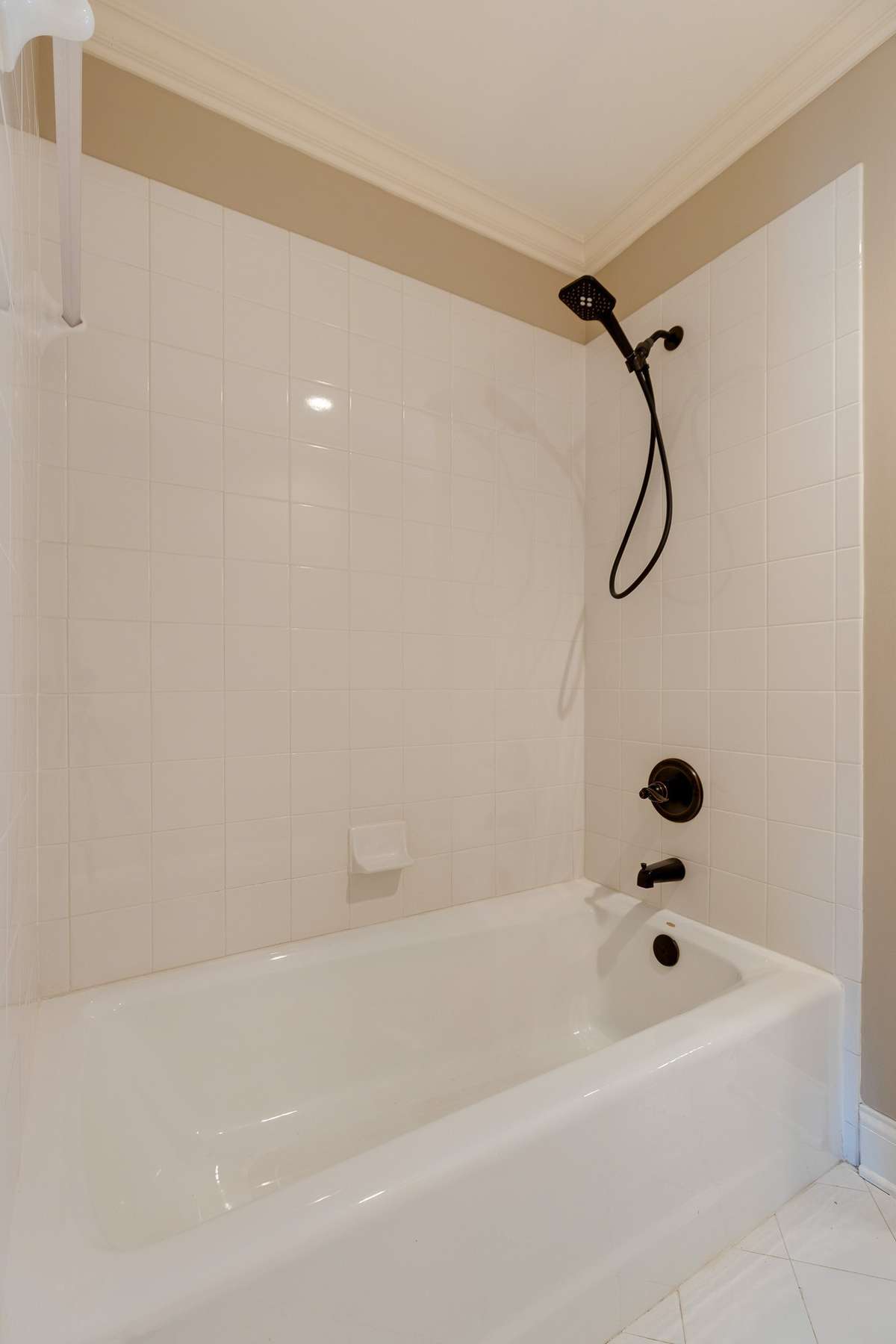 Jack and Jill bathroom bedroom 2 and bedroom 3
