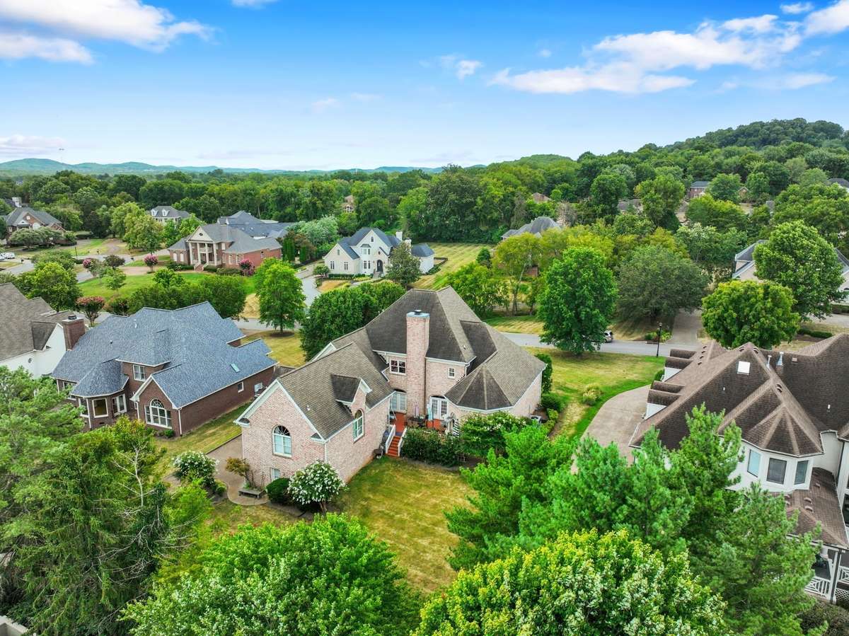 beautiful subdivision with Brentwood high school just minutes walk away