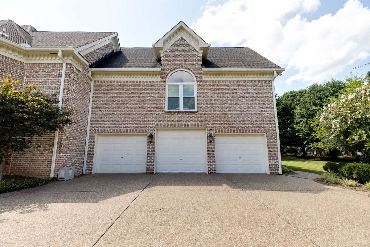 3 car garage