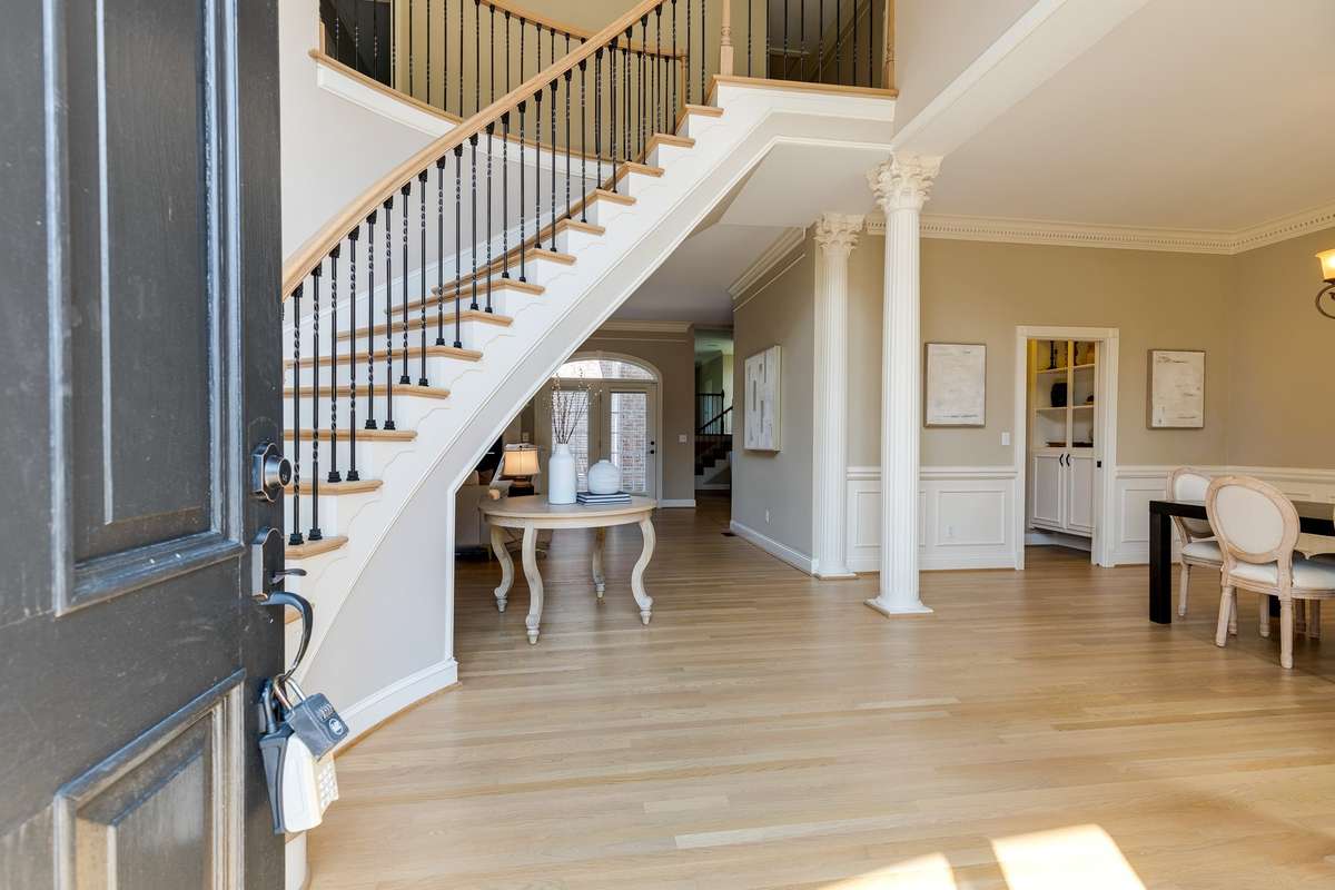 Curved and elegant staircase in the front lobby