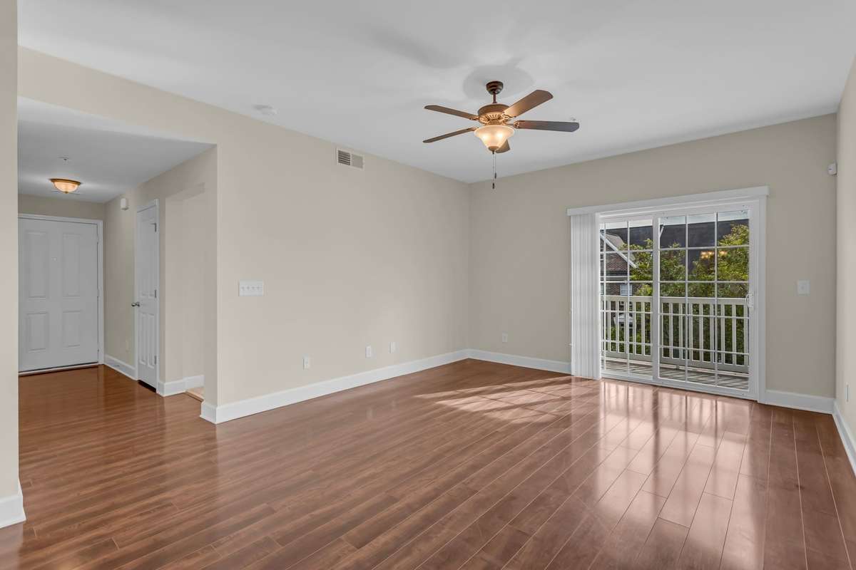 Spacious living room!