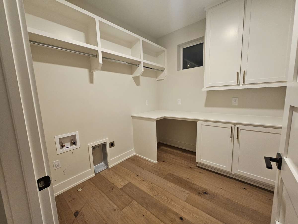 Laundry room/2nd Floor
