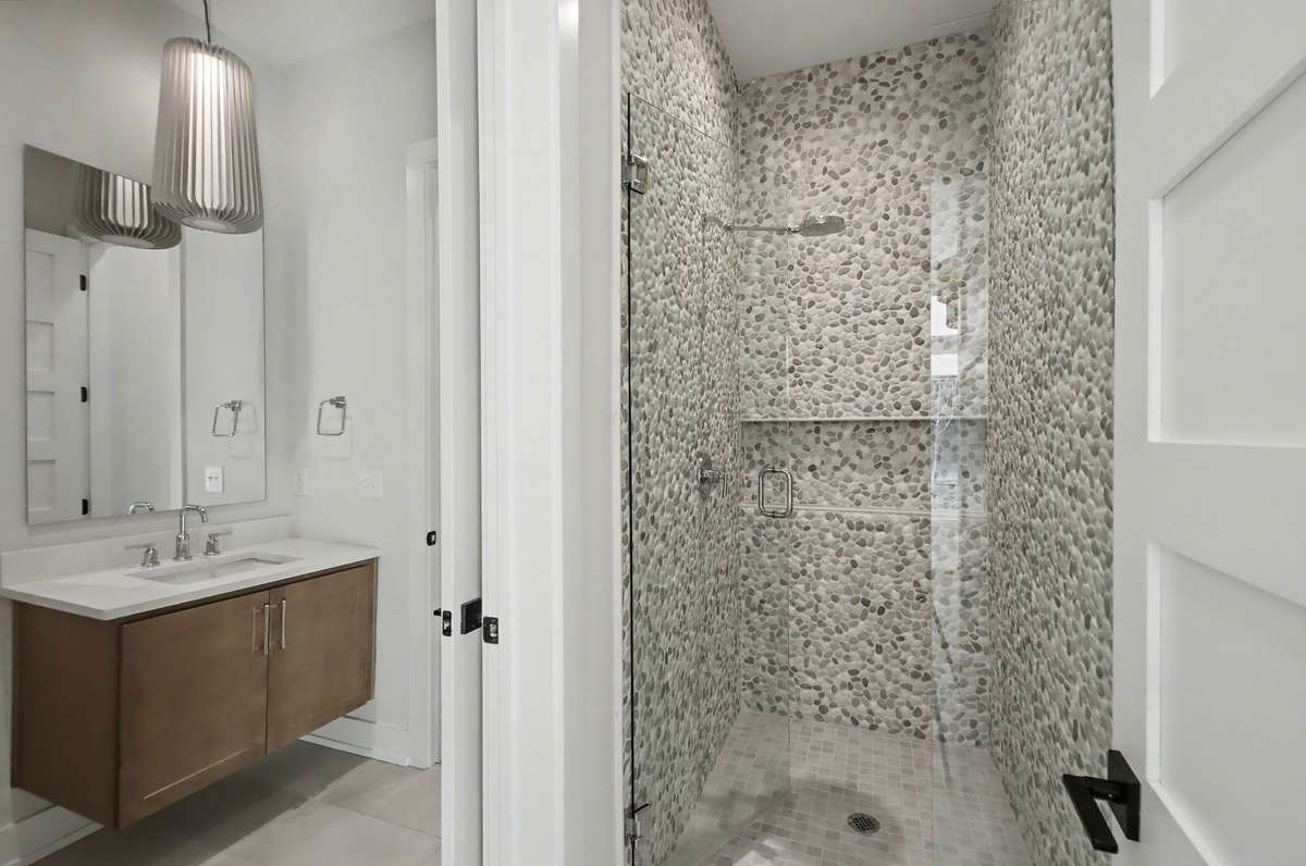 Second Bedroom Bath/Adjoins Hallway