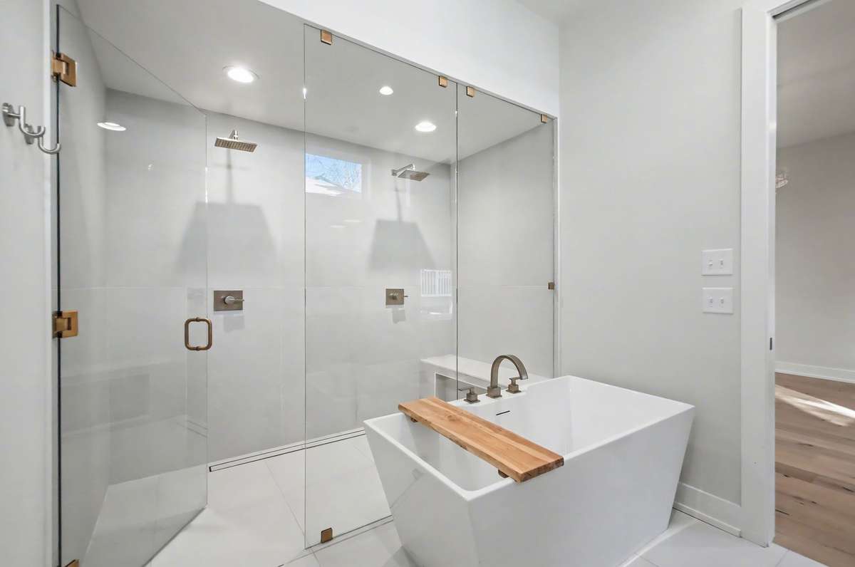 Dual Shower Heads!