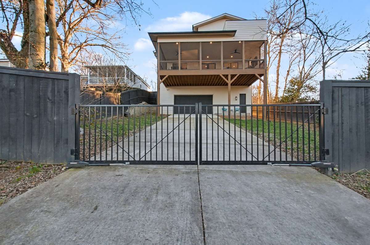 Electronic Gate