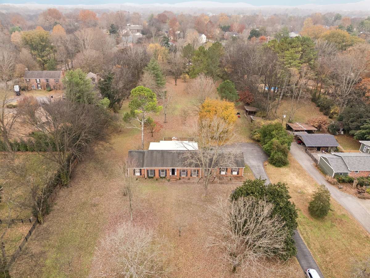 Lot with house